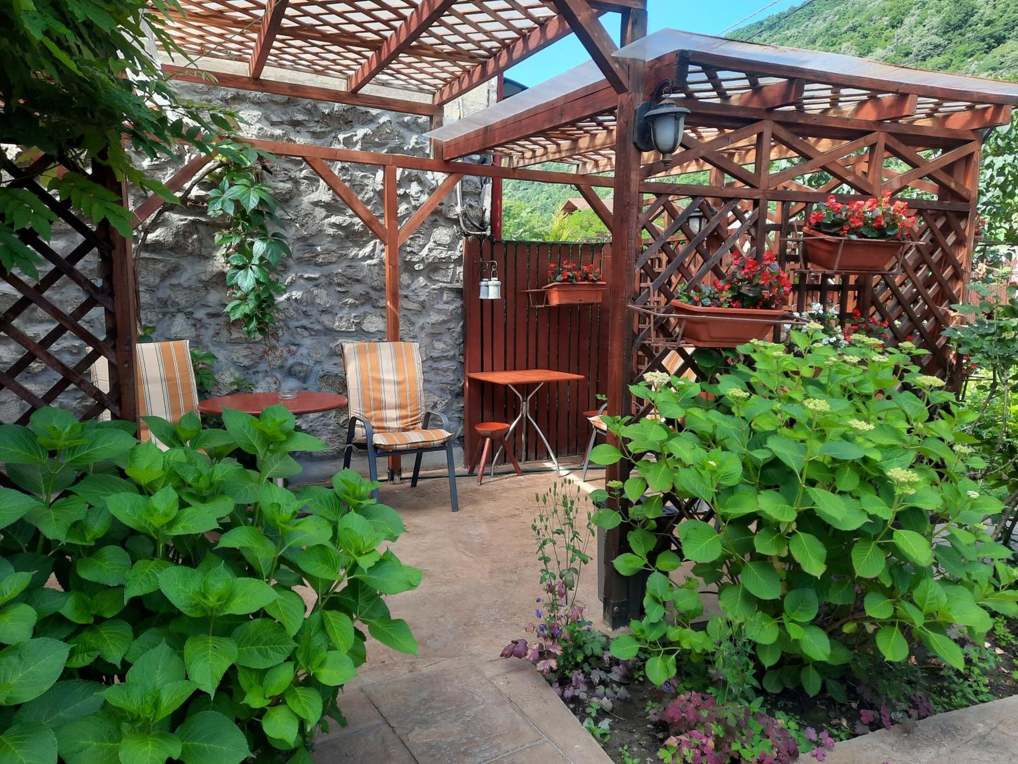 Pension Eden Băile Herculane Εξωτερικό φωτογραφία
