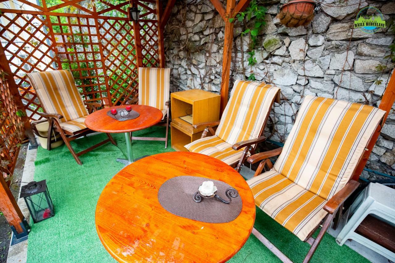 Pension Eden Băile Herculane Εξωτερικό φωτογραφία